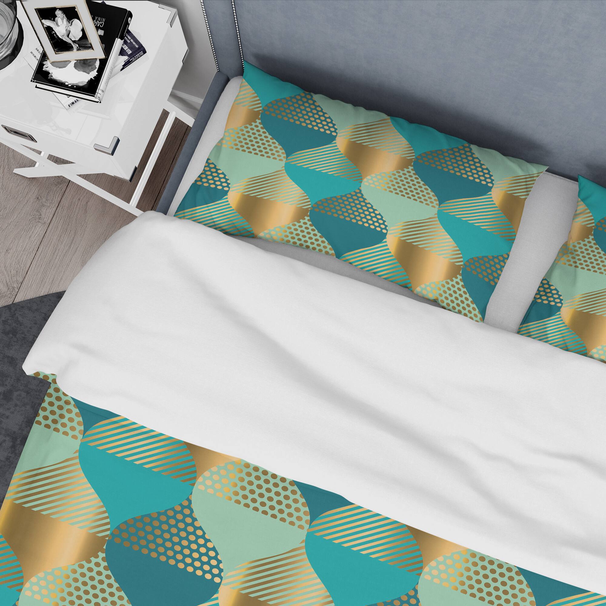 Designart 'Luxury Retro Drops II' Mid-Century Duvet Cover Set